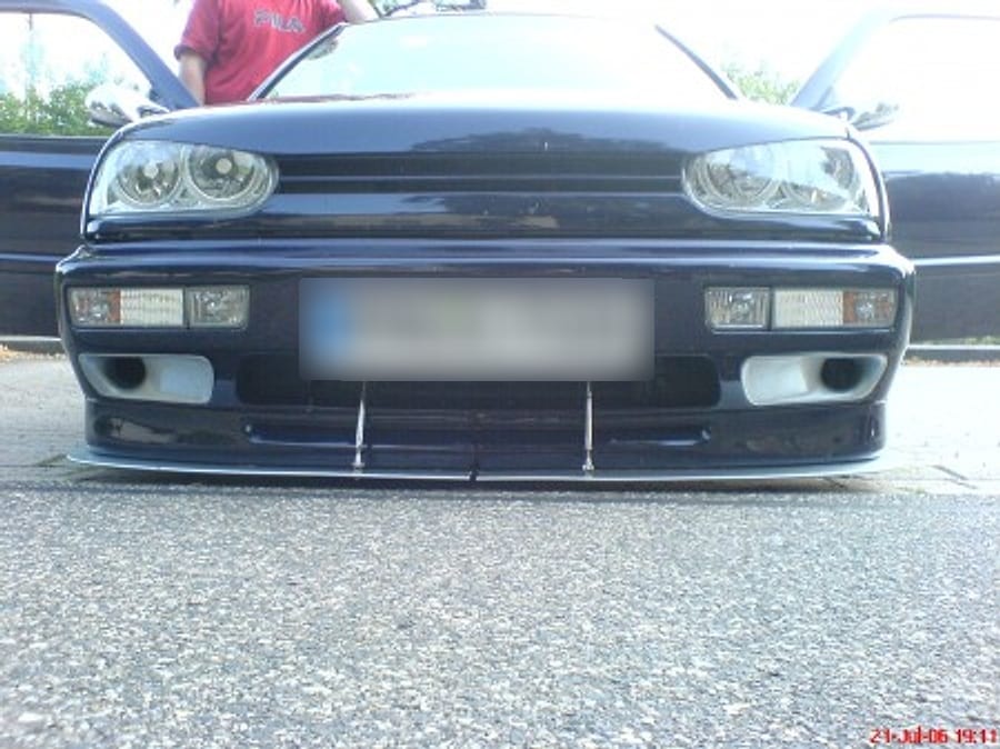 VW Golf MK3 head-on from a low angle with Rieger front splitter