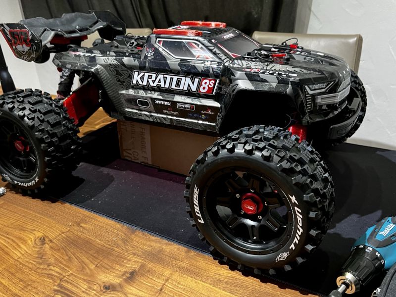 Arrma Kraton 8S