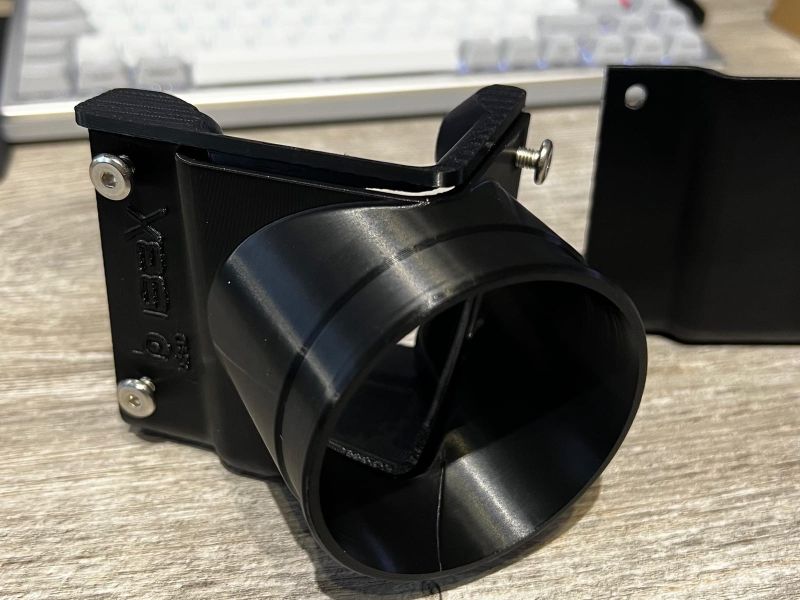 Printed inlet adapter on the desk