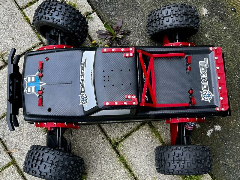 Tekno MT410 in red