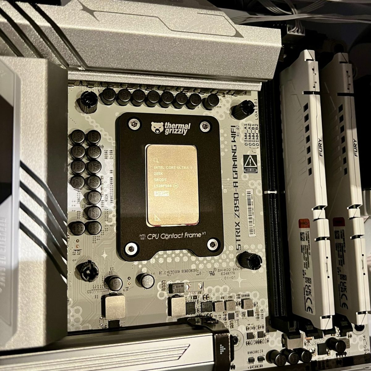 Thermal Grizzly contact frame on the Core Ultra 9