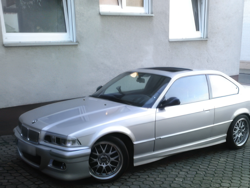 BMW e36 325i Coupe in silver