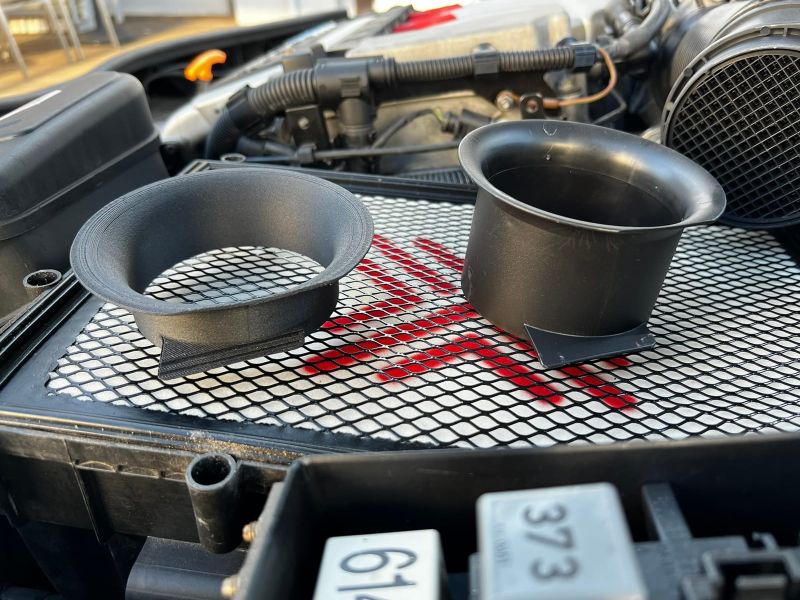 Velocity stacks on the air filter of the TT