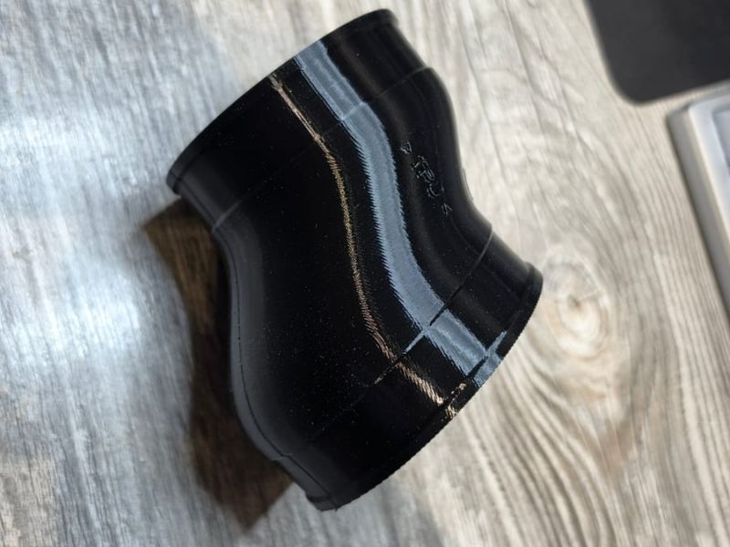 Connecting hose, view into the opening