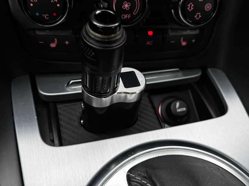 The vape insert with the Dani Box in the ashtray of the TT