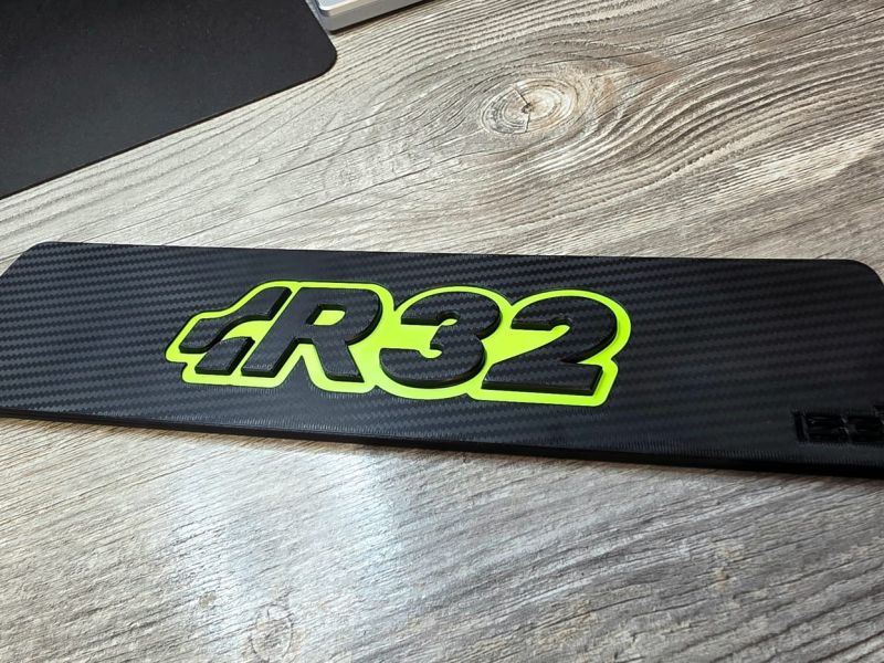 R32 plate from the side