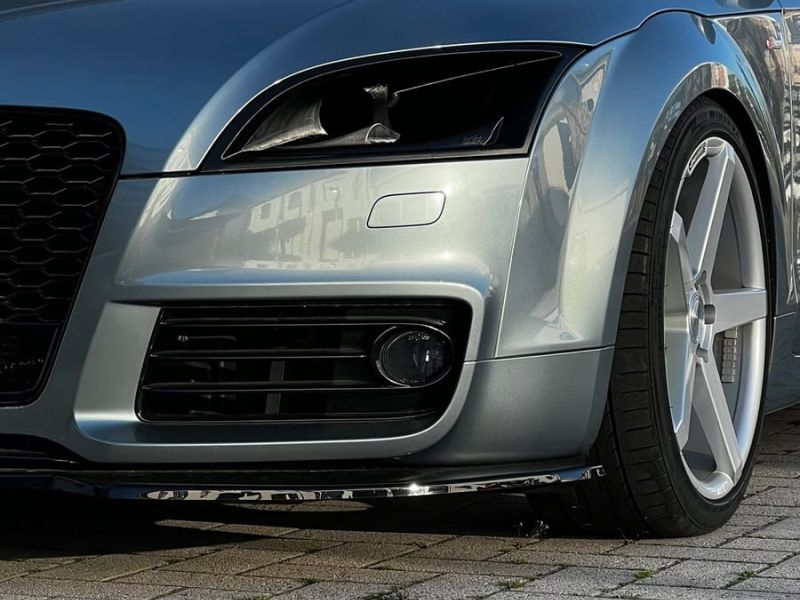 Front of the TT with the headlight air intake