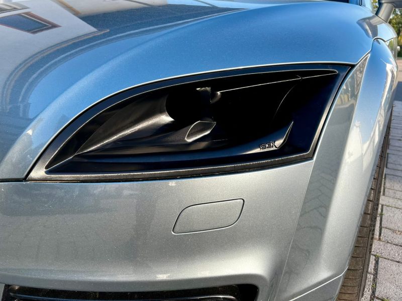 Close-up of the intake inside the headlight