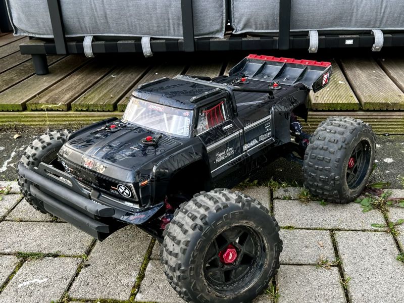 Arrma Outcast 8S